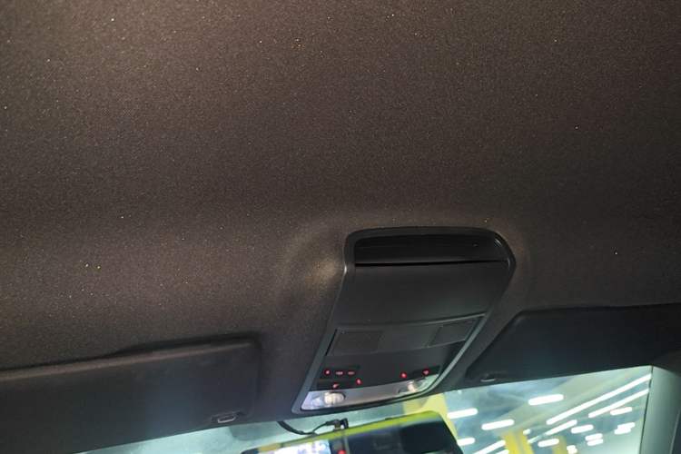 Used Volkswagen Beetle 2015 180TSI model Headliner