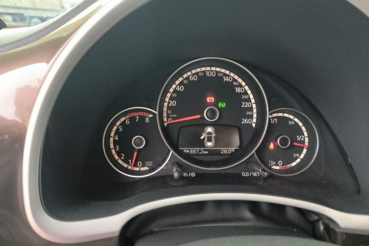 Used Volkswagen Beetle 2015 180TSI model Instrument Cluster