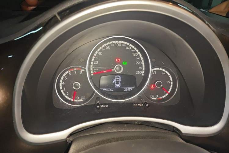 Used Volkswagen Beetle 2015 180TSI model Instrument Cluster