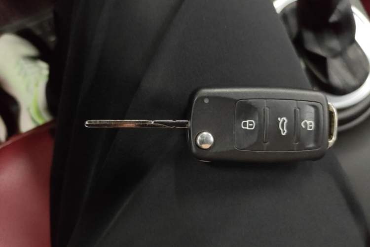Used Volkswagen Beetle 2015 180TSI model Interior 1