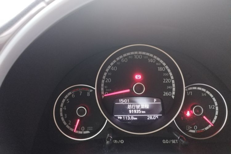 Used Volkswagen Beetle 2015 180TSI model Interior 2