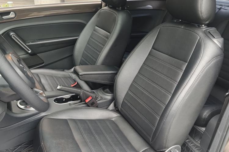 Used Volkswagen Beetle 2015 180TSI model Interior 5