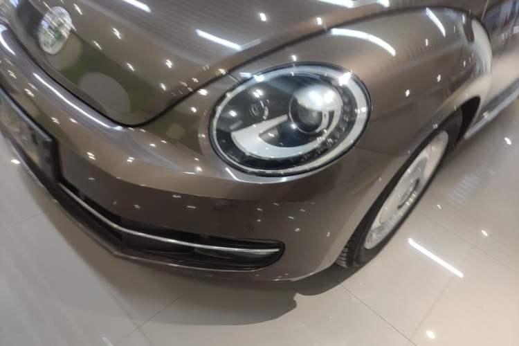 Used Volkswagen Beetle 2015 180TSI model Left Front Headlight