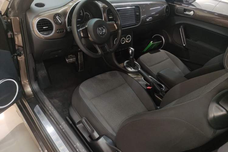 Used Volkswagen Beetle 2015 180TSI model Left Front Seat