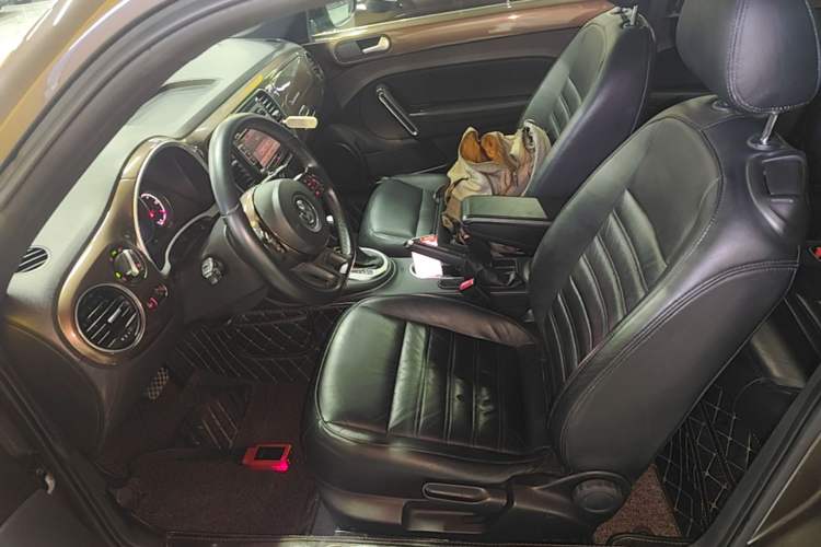 Used Volkswagen Beetle 2015 180TSI model Left Front Seat