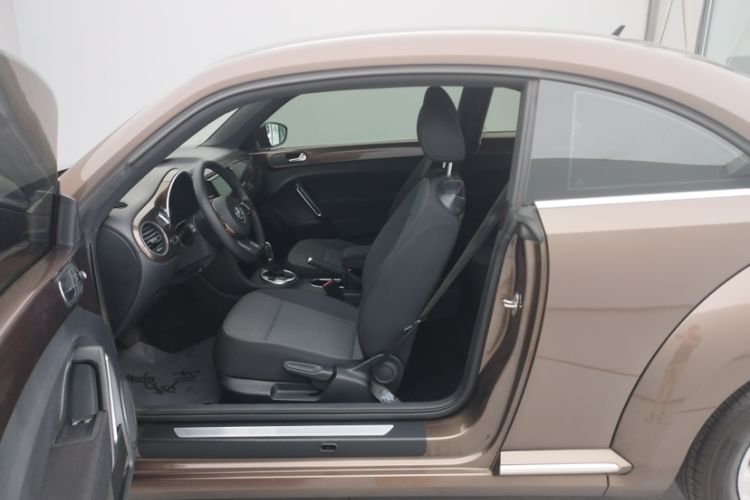 Used Volkswagen Beetle 2015 180TSI model Left Front Seat