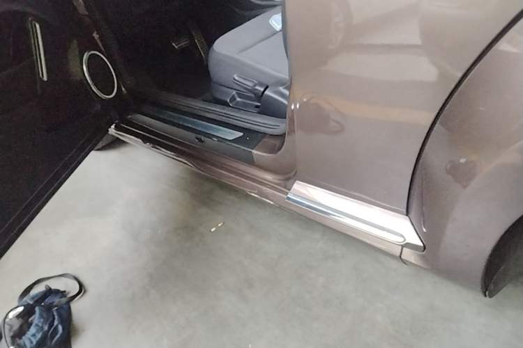 Used Volkswagen Beetle 2015 180TSI model Left Side Sill