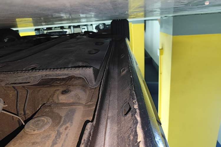 Used Volkswagen Beetle 2015 180TSI model Left Side Sill