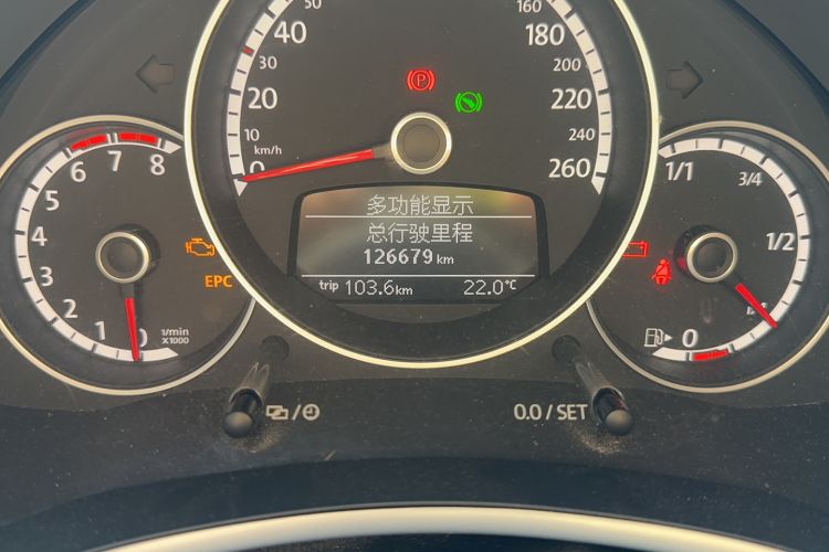 Used Volkswagen Beetle 2015 180TSI model Odometer Close Up