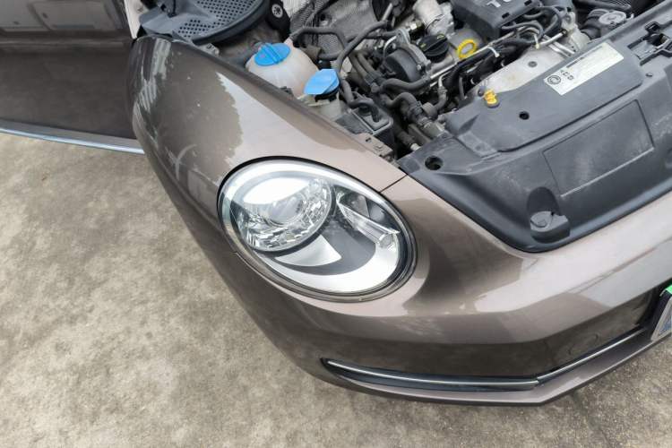 Used Volkswagen Beetle 2015 180TSI model Right Front Headlight