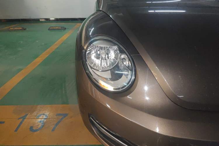 Used Volkswagen Beetle 2015 180TSI model Right Front Headlight