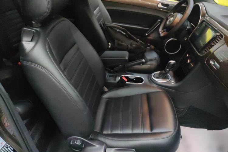 Used Volkswagen Beetle 2015 180TSI model Right Front Seat