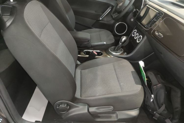 Used Volkswagen Beetle 2015 180TSI model Right Front Seat
