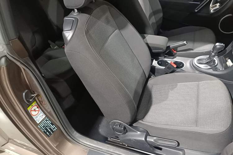 Used Volkswagen Beetle 2015 280TSI Right Front Seat