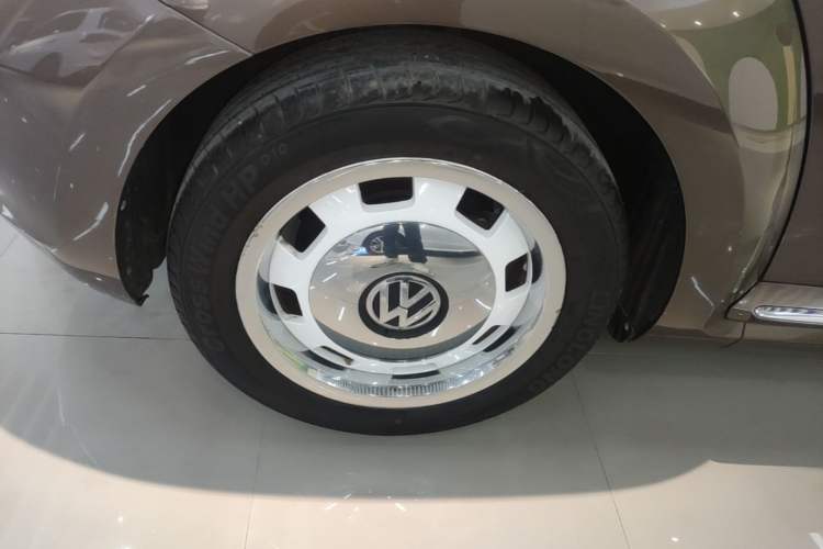 Used Volkswagen Beetle 2015 180TSI model Right Rear Wheel Hub