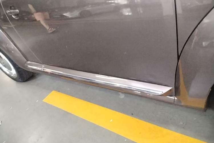 Used Volkswagen Beetle 2015 180TSI model Right Side Sill