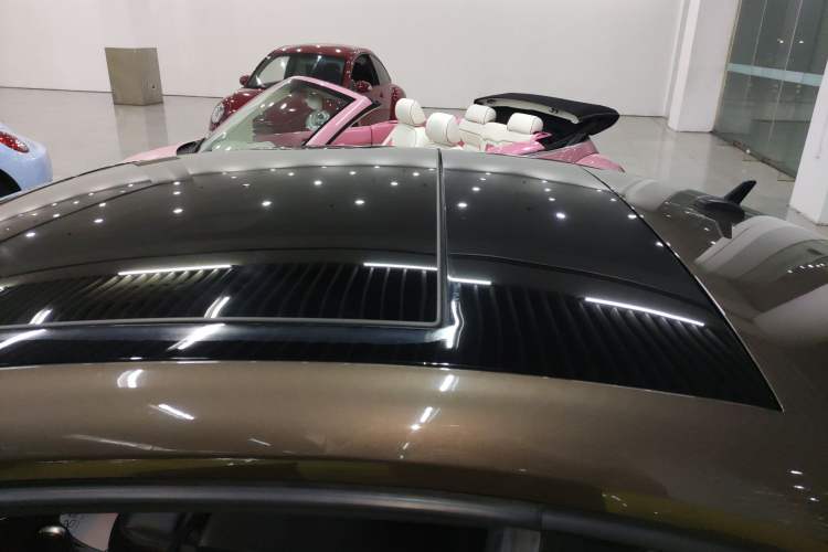 Used Volkswagen Beetle 2015 180TSI model Roof