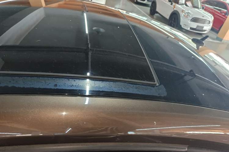 Used Volkswagen Beetle 2015 180TSI model Roof