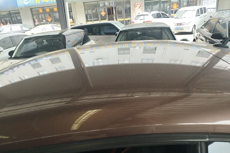 Used Volkswagen Beetle 2015 180TSI model Roof