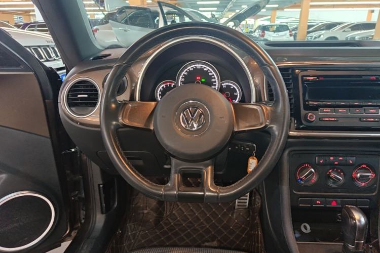 Used Volkswagen Beetle 2015 180TSI model Steering Wheel