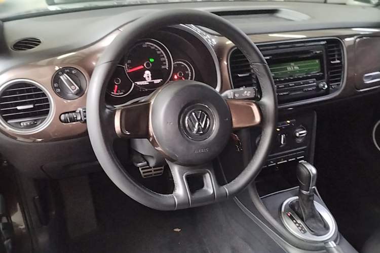Used Volkswagen Beetle 2015 180TSI model Steering Wheel