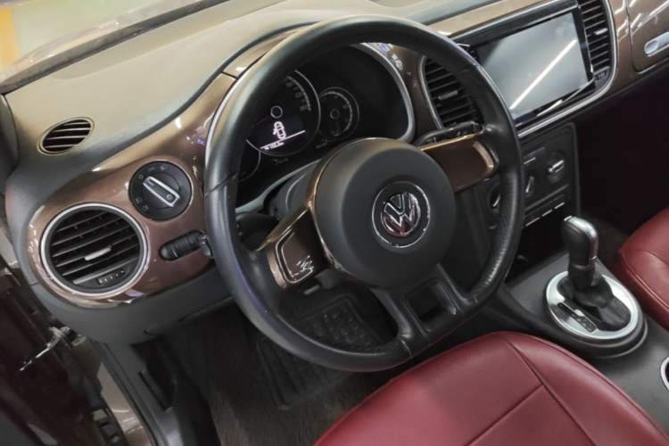 Used Volkswagen Beetle 2015 180TSI model Steering Wheel