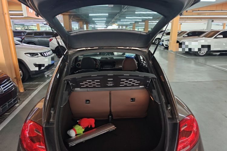 Used Volkswagen Beetle 2015 180TSI model Trunk