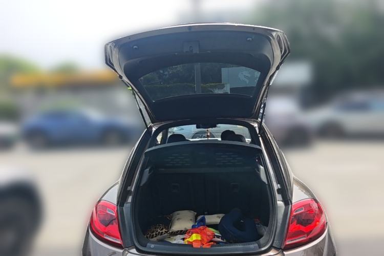 Used Volkswagen Beetle 2015 280TSI Trunk