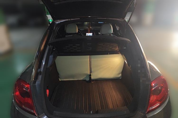 Used Volkswagen Beetle 2015 180TSI model Trunk