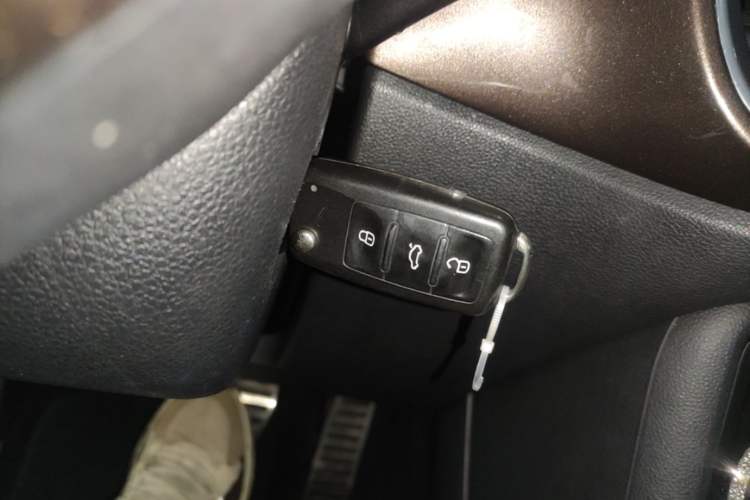 Used Volkswagen Beetle 2015 180TSI model Vehicle Key