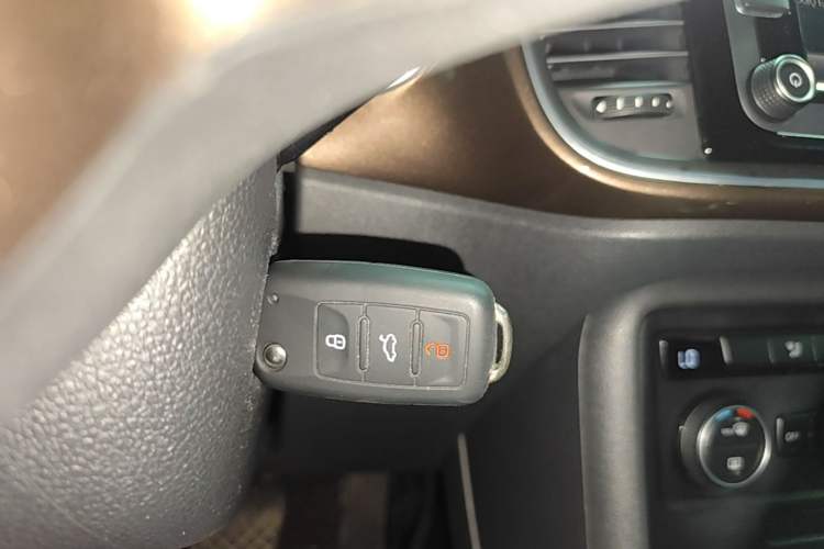 Used Volkswagen Beetle 2015 180TSI model Vehicle Key