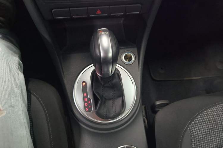 Used Volkswagen Beetle 2015 180TSI model Gear Lever