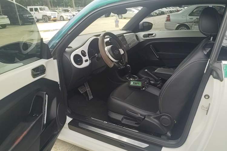 Used Volkswagen Beetle 2015 180TSI model Driver Seat