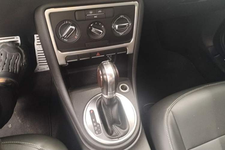 Used Volkswagen Beetle 2015 180TSI model Gear Lever