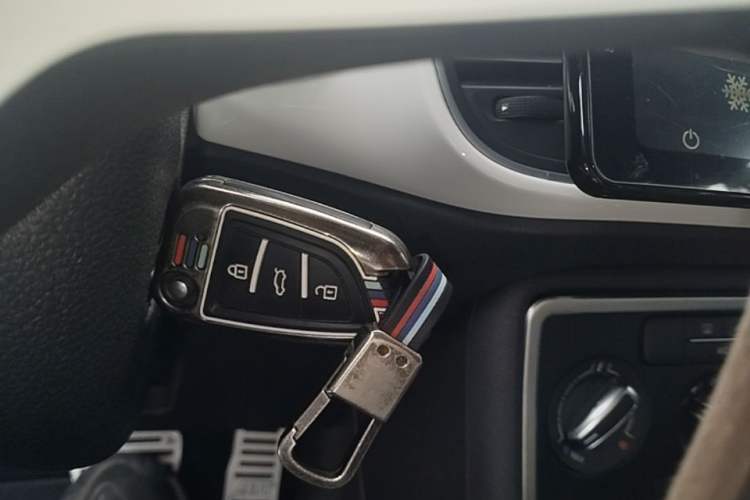 Used Volkswagen Beetle 2015 180TSI model Vehicle Key