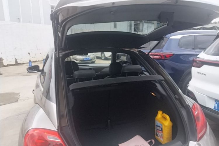 Used Volkswagen Beetle 2015 280TSI Trunk