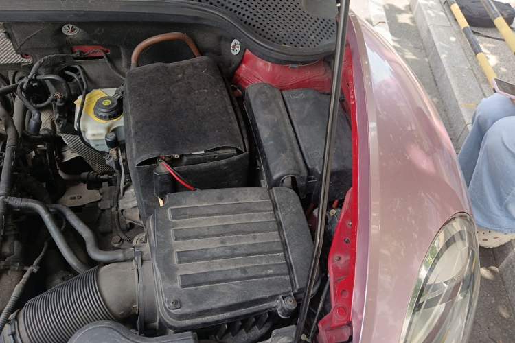 Used Volkswagen Beetle 2015 180TSI model Engine Bay Left