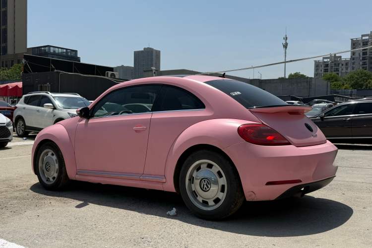Used Volkswagen Beetle 2015 180TSI model Exterior 3