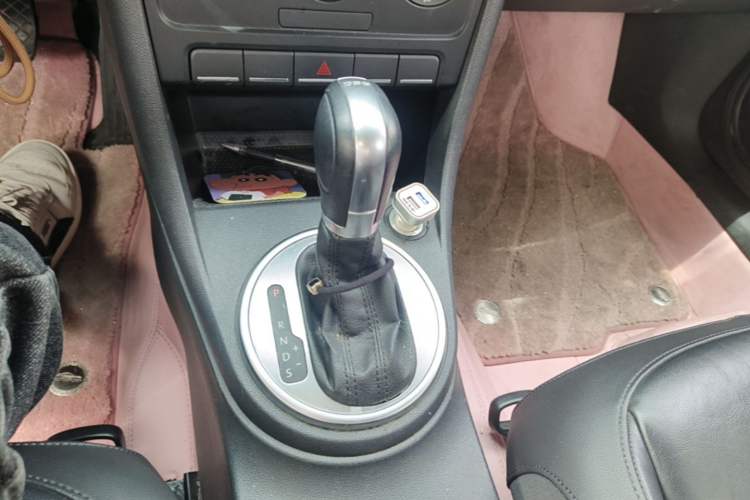 Used Volkswagen Beetle 2015 180TSI model Gear Lever