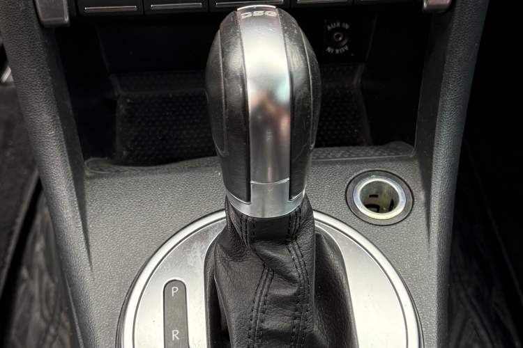Used Volkswagen Beetle 2015 180TSI model Gear Lever