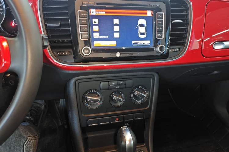 Used Volkswagen Beetle 2015 280TSI Audio And AC Panel