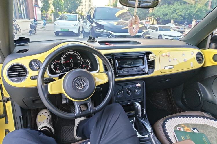 Used Volkswagen Beetle 2015 280TSI Center Console