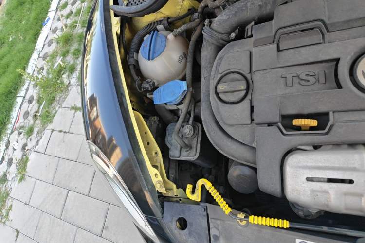 Used Volkswagen Beetle 2015 280TSI Engine Bay Right