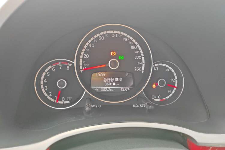 Used Volkswagen Beetle 2015 180TSI model Instrument Cluster