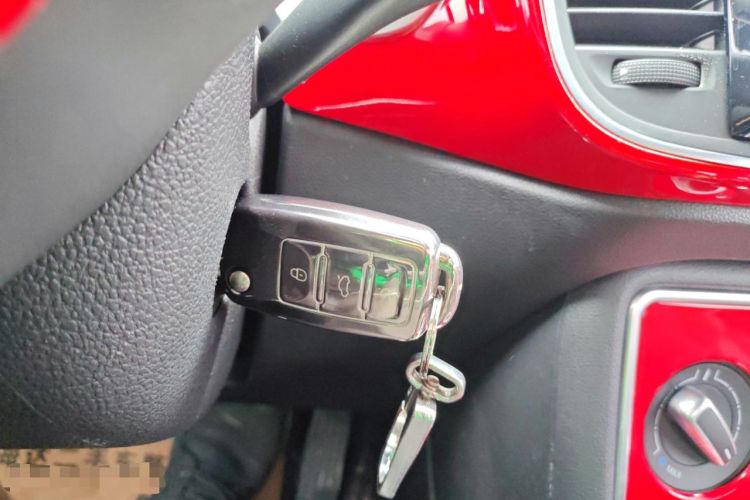 Used Volkswagen Beetle 2015 180TSI model Interior 1