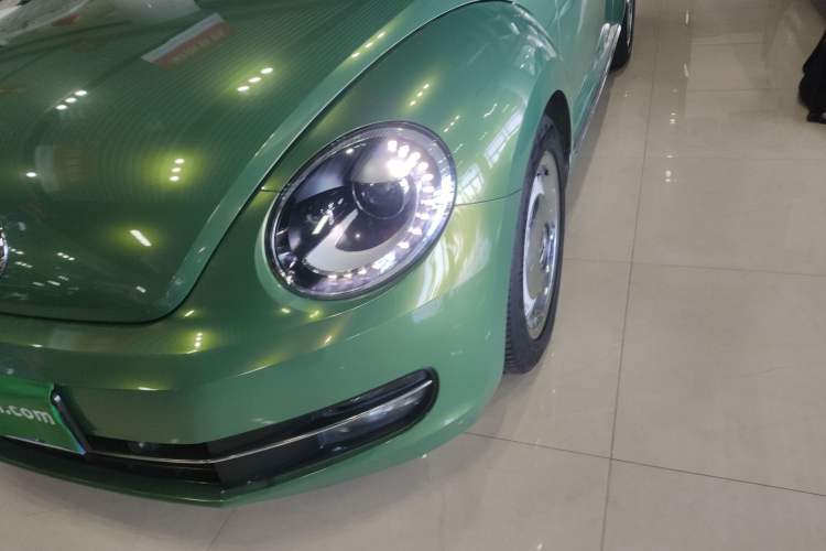 Used Volkswagen Beetle 2015 180TSI model Left Front Headlight