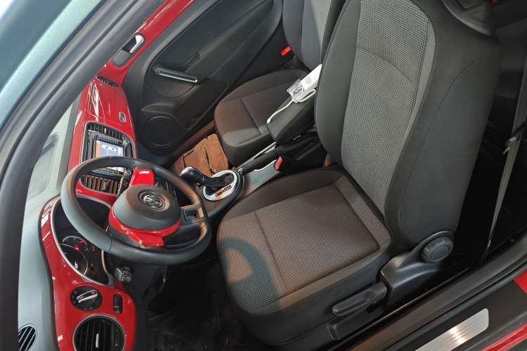 Used Volkswagen Beetle 2015 280TSI Left Front Seat