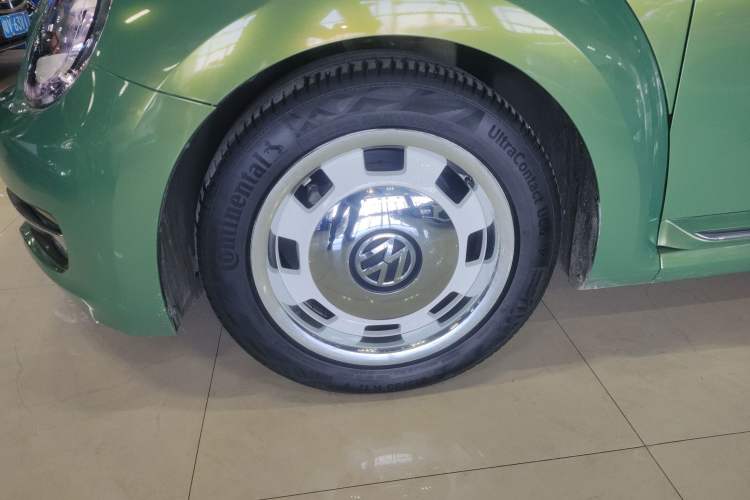 Used Volkswagen Beetle 2015 180TSI model Left Front Wheel Hub