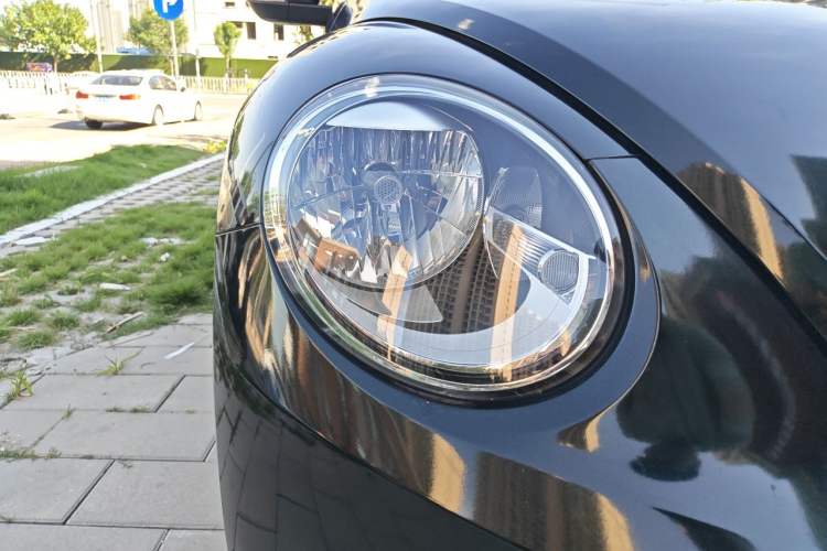 Used Volkswagen Beetle 2015 280TSI Right Front Headlight