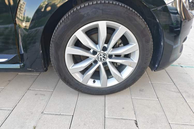 Used Volkswagen Beetle 2015 280TSI Right Front Wheel Hub